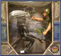 Corporal Hicks vs Alien from Aliens - Large Figures manufactured by Kenner [Front]