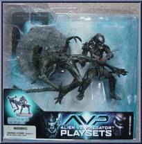 Celtic Predator Throws Alien from Alien vs Predator - Mini-Diorama Playsets manufactured by McFarlane [Front]