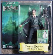 Harry Potter (Closed Sweater) Action Figure