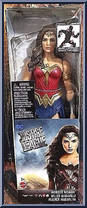 Wonder Woman from Justice League (Movie) - True Moves manufactured by Mattel [Front]