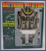 Battroid Valkyrie VF-1S Variable Fighter (1/55 Scale) from Macross - Basic Series manufactured by Takatoku Toys [Front]