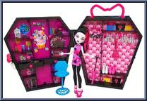 Draculocker from Monster High - Playsets manufactured by Mattel [Loose]