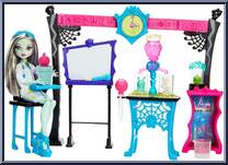Skulltimate Science Class (Frankie Stein) from Monster High - Playsets manufactured by Mattel [Loose]