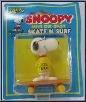 Joe Cool from Peanuts - Mini Die-Cast Skate N Surf manufactured by Aviva [Front]