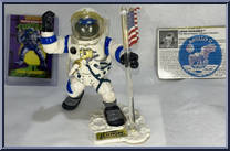 Lunar Leonardo from Teenage Mutant Ninja Turtles - Apollo 11 (with Cards) manufactured by Playmates [Loose]