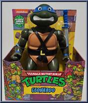 Leonardo from Teenage Mutant Ninja Turtles - Classic Collection - Giant Size manufactured by Playmates [Front]