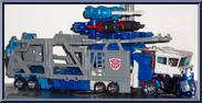 Ultra Magnus from Transformers - Robots in Disguise (2001) - Super Class manufactured by Hasbro [Ultra Robot Mode]
