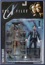 Fox Mulder (Suit & Cryopod) Action Figure
