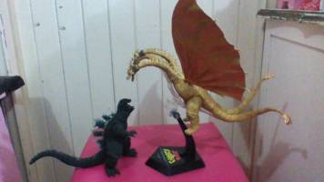 Bootleg/Third Party Monsterarts Gold Showa King Ghidorah (Godzilla) Custom Action Figure