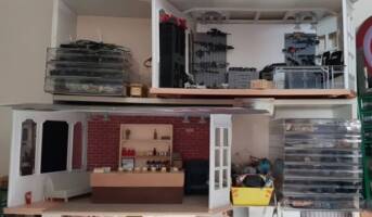 The DRAGON'S LAIR Bar & "RAIDERS" Armoury (Original) Custom Diorama / Playset