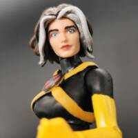 Rogue (Ultimate X-Men) V2 (Marvel Legends) Custom Action Figure