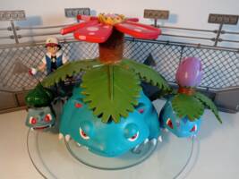 Pokemon BULBASAUR IVYSAUR and VENUSAUR (Pokemon) Custom Statue / Bust