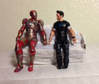 Rose Hill Team up Damaged Mark 42 and Beat up Stark (Iron Man) Custom Action Figure