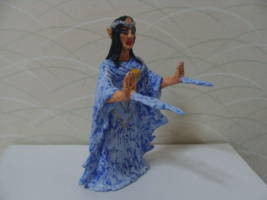 Raven Haired Elven Lady(Figurine)no.2 (Lord of the Rings) Custom Miniature / Figurine