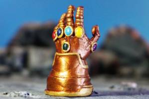 Thanos with throne & infinity gauntlet (Marvel Legends) Custom Action Figure
